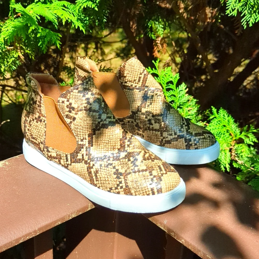 Snakeskin print Slipon Hightop Sneakers